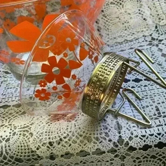 Mid-Century Atomic Daisy Flower Glass Chip & Dip Serving Bowl Set - Picture 6 of 16